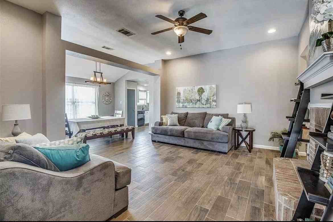 505 Harvard Dr - Photo 5 of 17