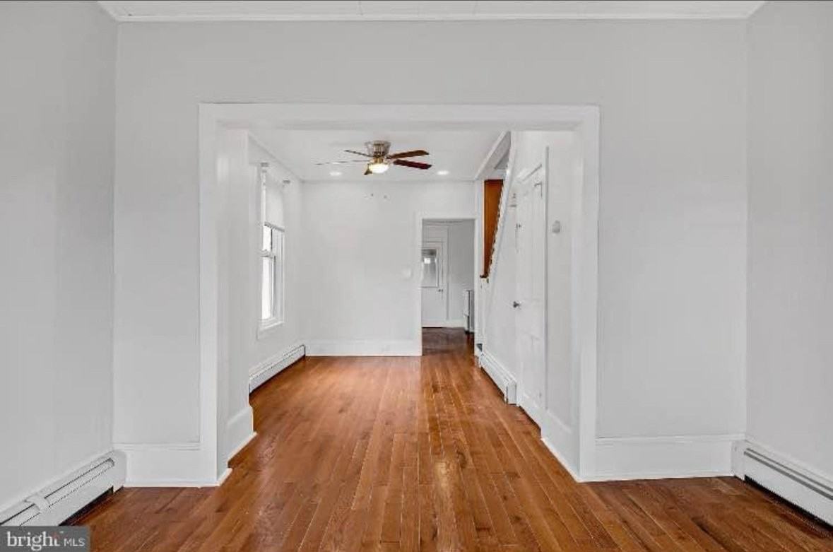 2116 Greenwood St - Photo 2 of 13