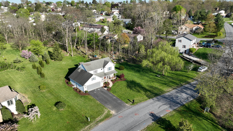 105 Buckingham Dr - Photo 2 of 20