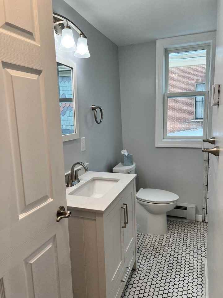 2 N Ferry St - Photo 3 of 10