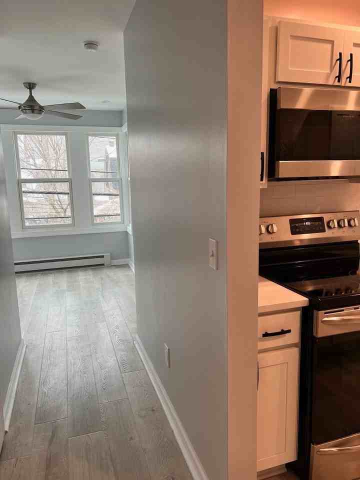2 N Ferry St - Photo 4 of 10