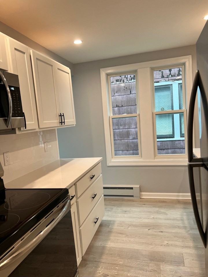 2 N Ferry St - Photo 5 of 10