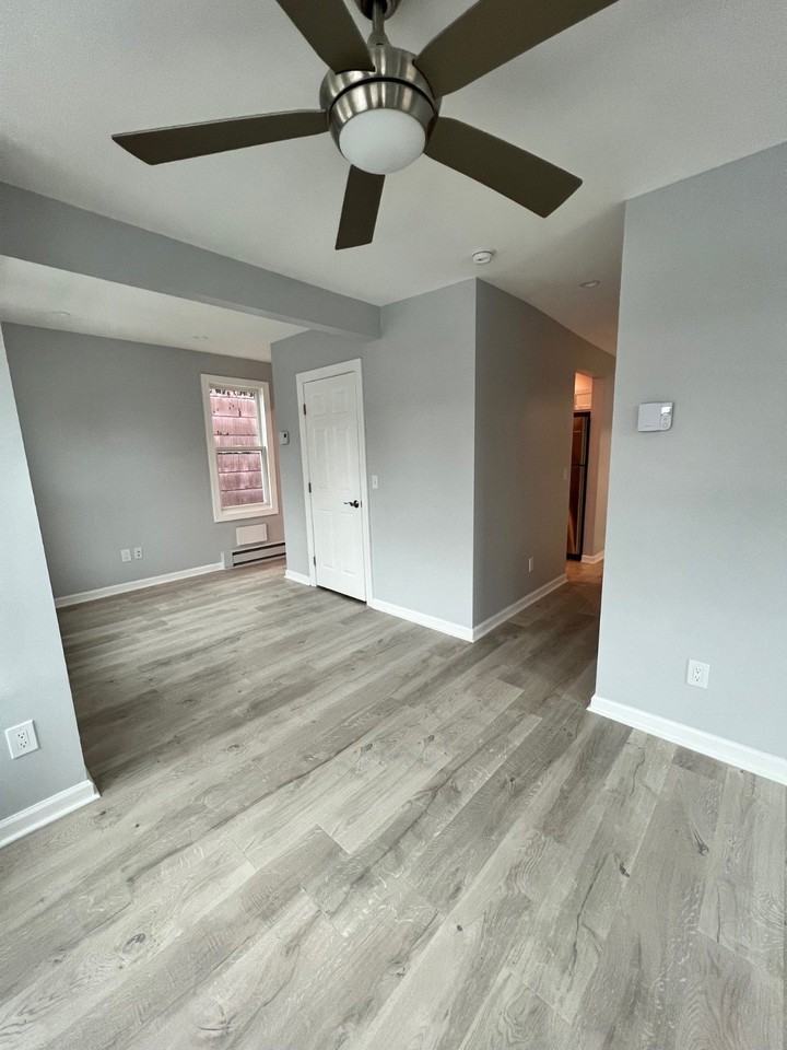 2 N Ferry St - Photo 6 of 10