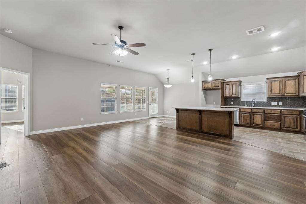 15521 Boulder Dr - Photo 7 of 45