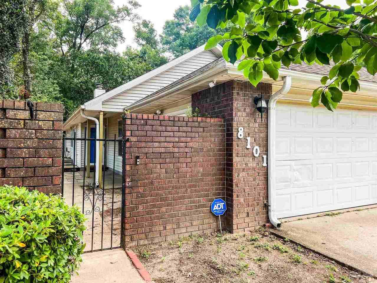 8101 Treetop Ln - Photo 2 of 25