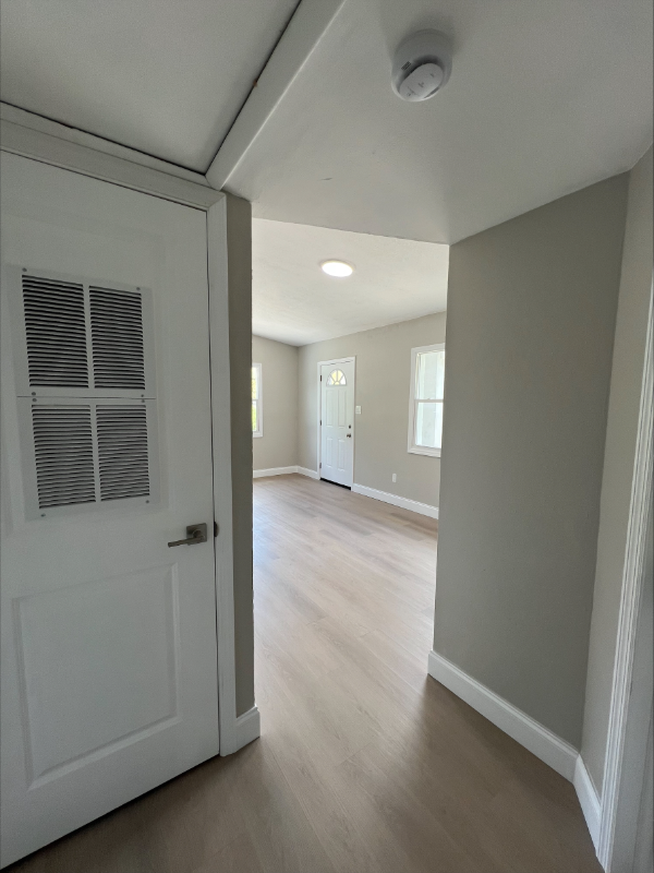 3235 Oakley Ave S - Photo 6 of 15