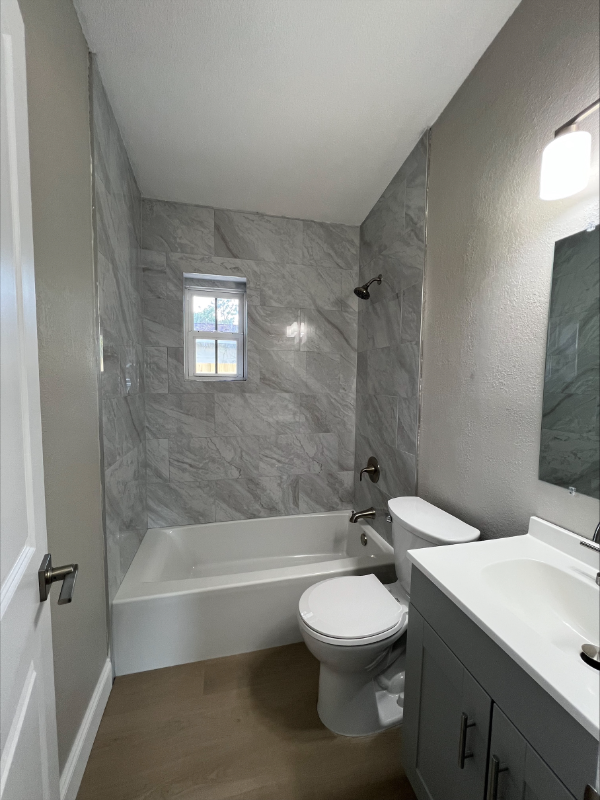3235 Oakley Ave S - Photo 7 of 15