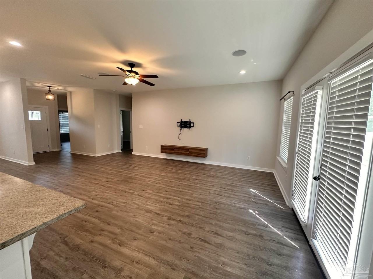 726 Giese Ln - Photo 2 of 23