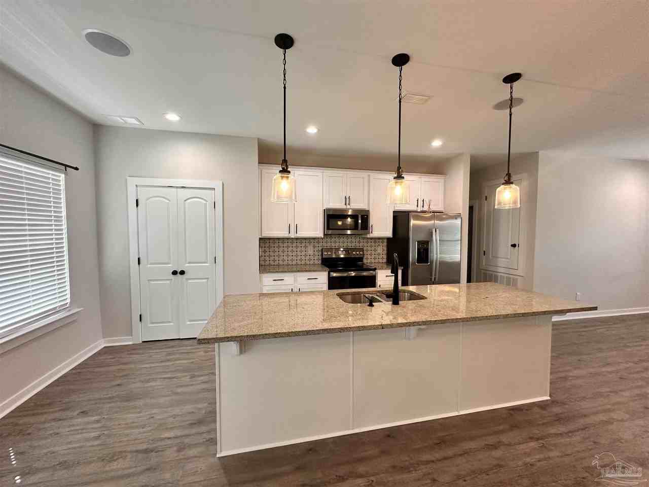 726 Giese Ln - Photo 4 of 23