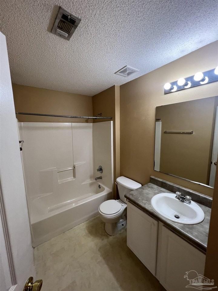 1029 Antigua Cir - Photo 5 of 10