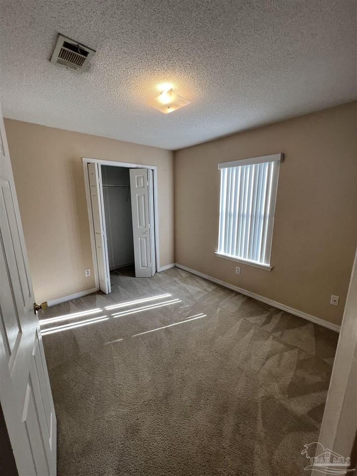 1029 Antigua Cir - Photo 7 of 10