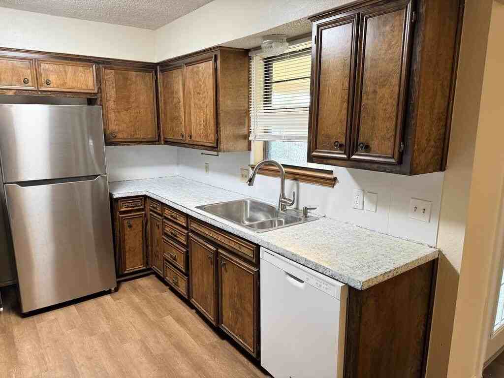 4608 Anetta Dr - Photo 7 of 31