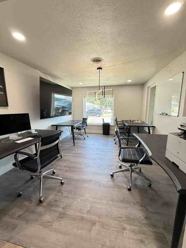1300 W Ohio Ave - Photo 6 of 12