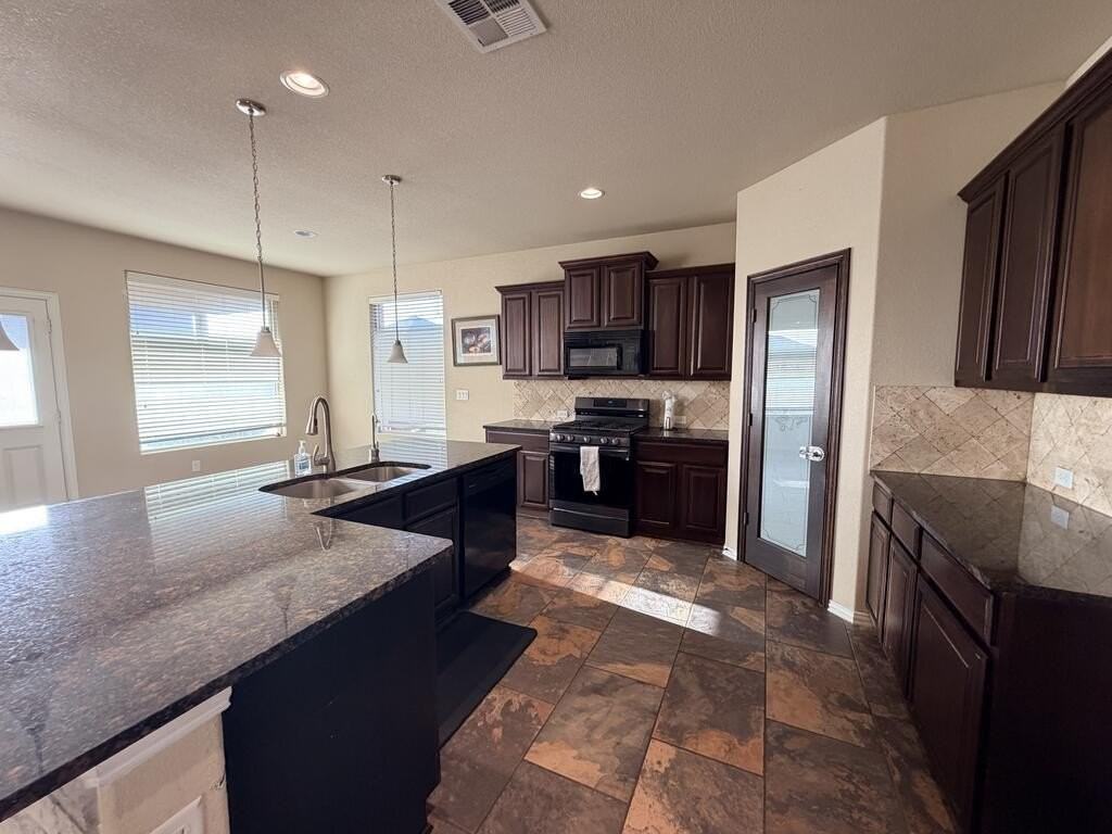 805 Gallantry Ln - Photo 2 of 10