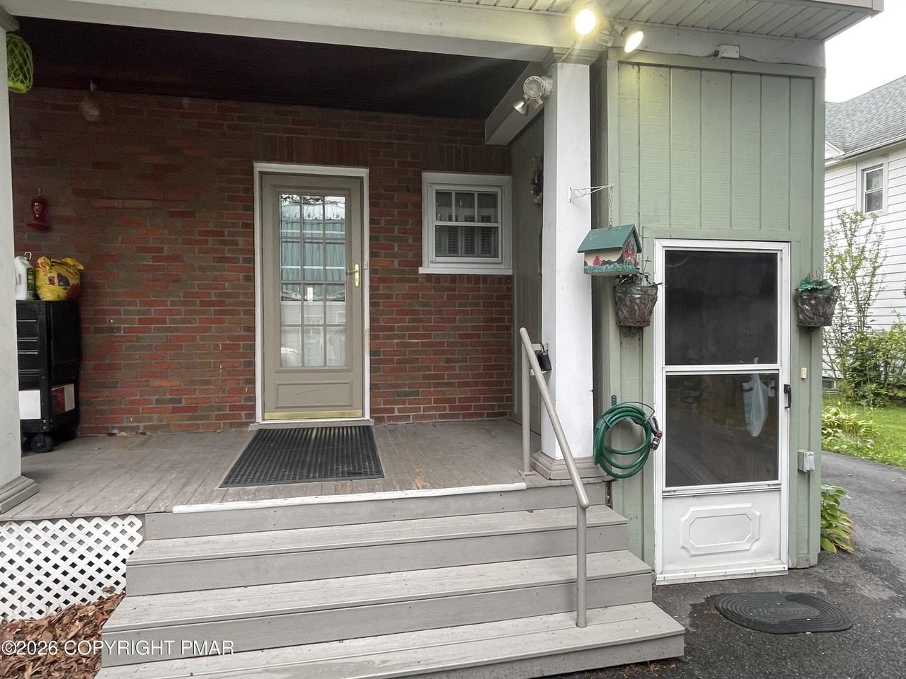 877 Scott St - Photo 6 of 34