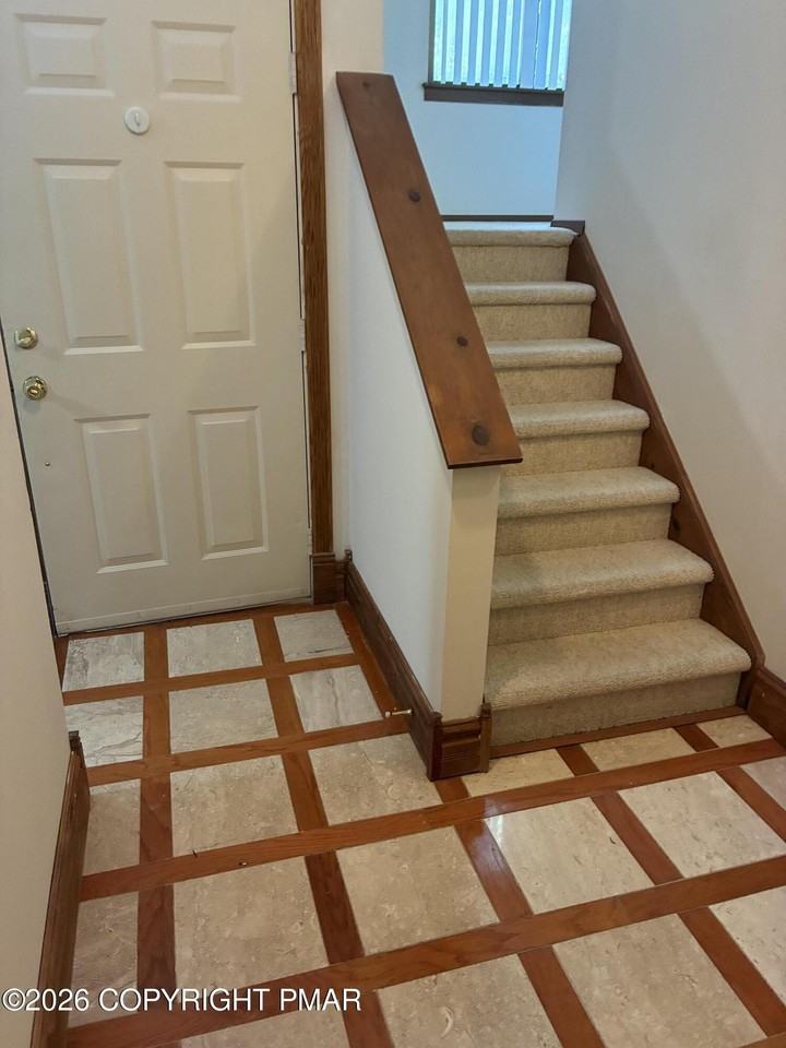 419 Tudor Ct - Photo 2 of 18