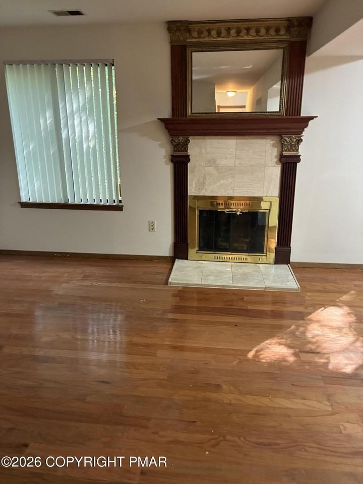419 Tudor Ct - Photo 3 of 18