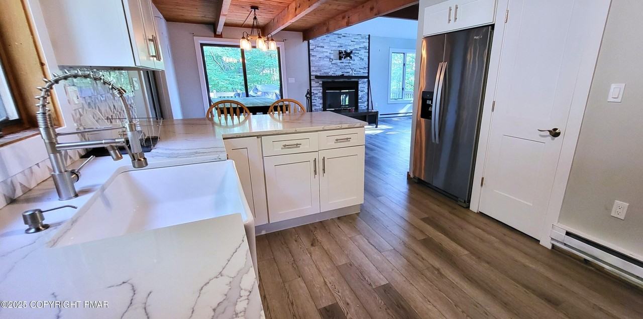 171 Cambridge Ct - Photo 3 of 37