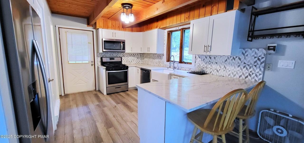 171 Cambridge Ct - Photo 5 of 37