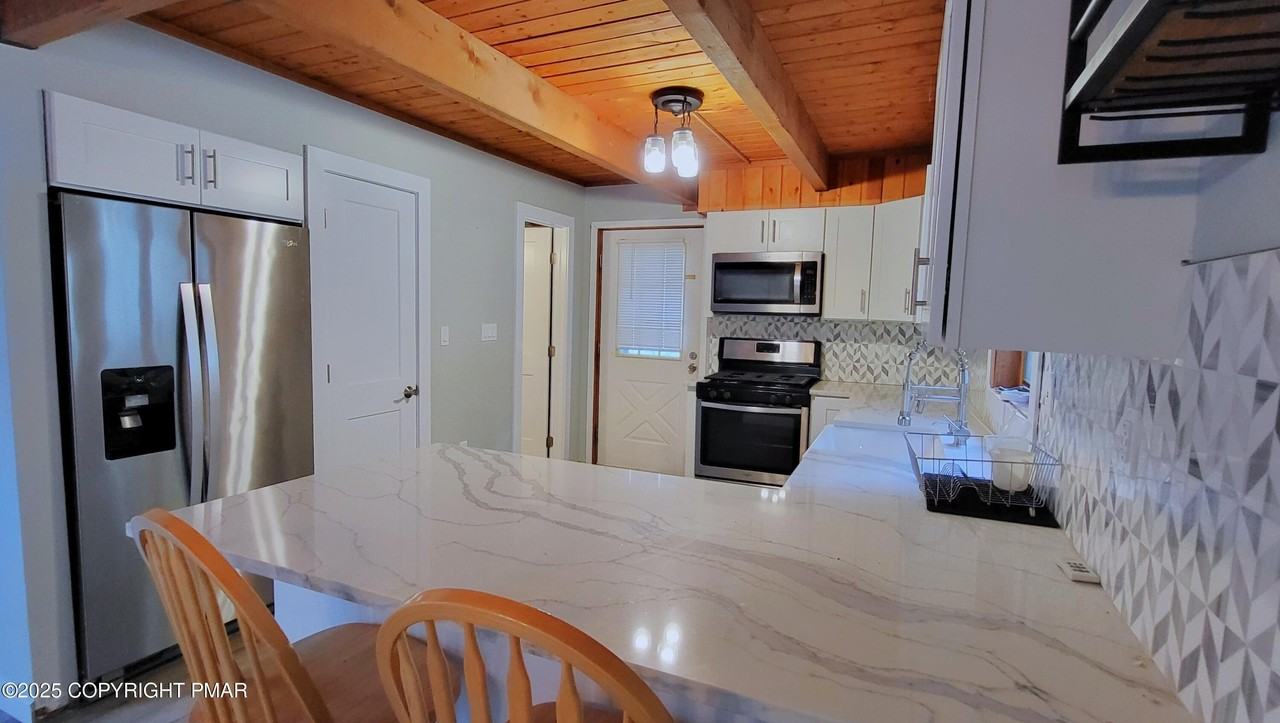 171 Cambridge Ct - Photo 6 of 37
