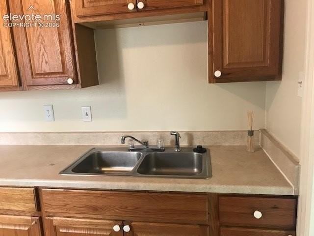 831 E Las Animas St - Photo 5 of 18
