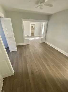 2231 W 105th St #1 - Photo 3 of 13