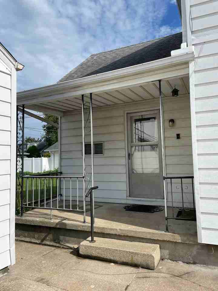 507 E Adams St #507 - Photo 2 of 20
