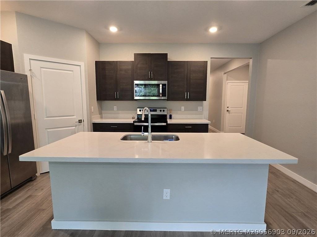 1404 Ne White Pine Ter - Photo 3 of 23