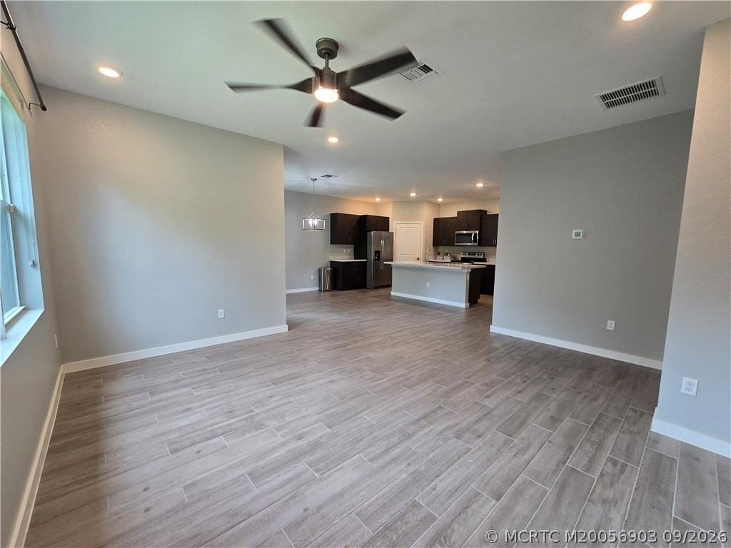 1404 Ne White Pine Ter - Photo 5 of 23