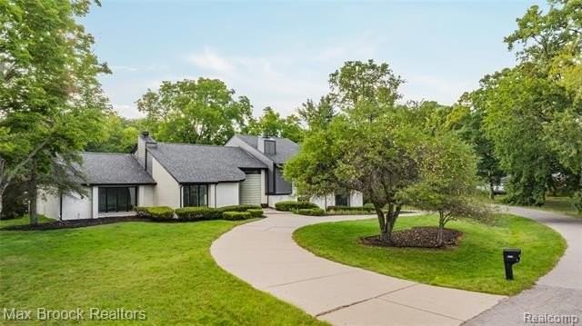 3332 Barlyn Ln - Photo 2 of 50
