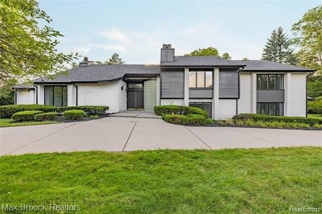 3332 Barlyn Ln - Photo 4 of 50
