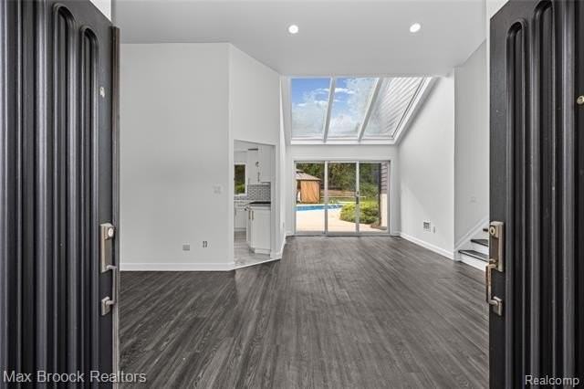 3332 Barlyn Ln - Photo 6 of 50