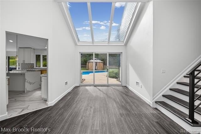 3332 Barlyn Ln - Photo 7 of 50
