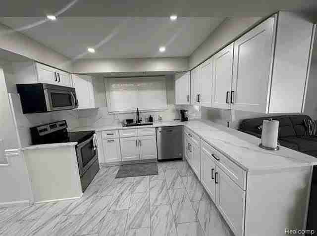 3007 Warrington Dr - Photo 7 of 29
