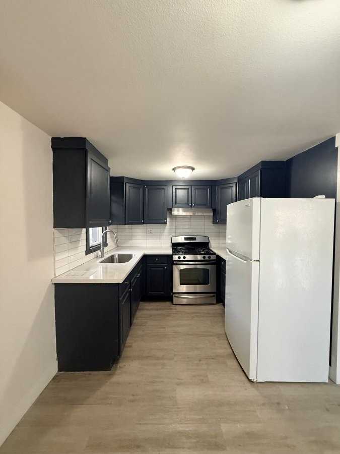 177 W B St - Photo 4 of 11