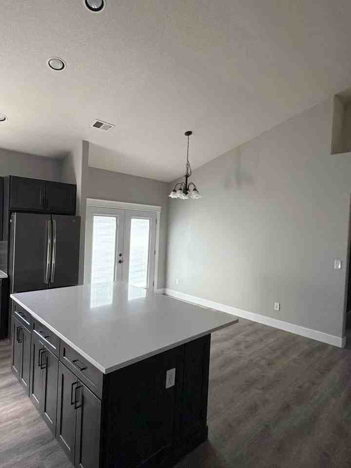 408 Wilkins Dr - Photo 5 of 19
