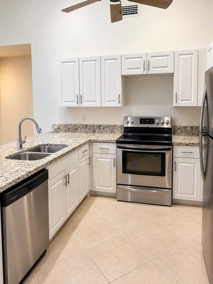 283 Springdale Cir #28C - Photo 3 of 16