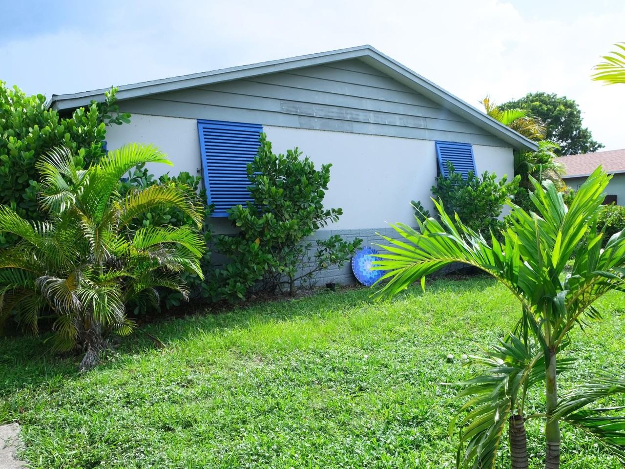 401 Silver Beach Rd #A - Photo 4 of 13