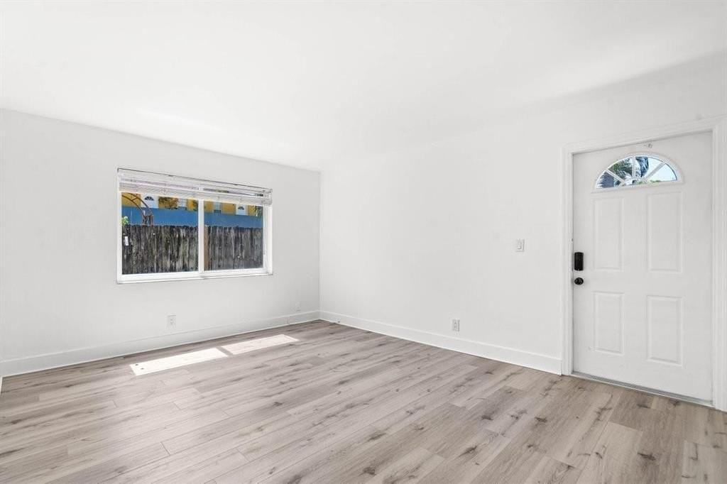 45 Ne 24th St #C - Photo 7 of 19