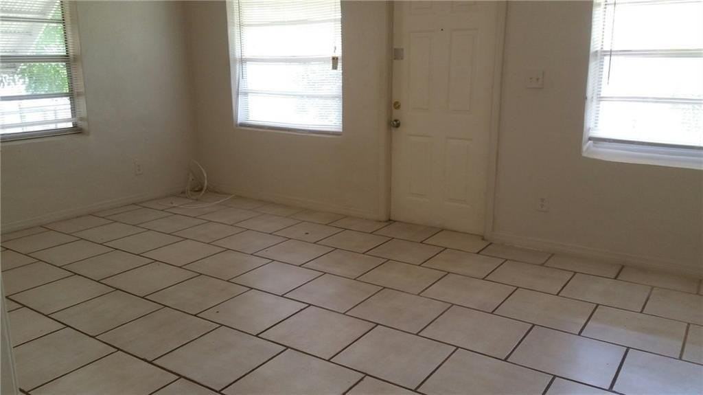 6335 Fillmore St #3 - Photo 2 of 4