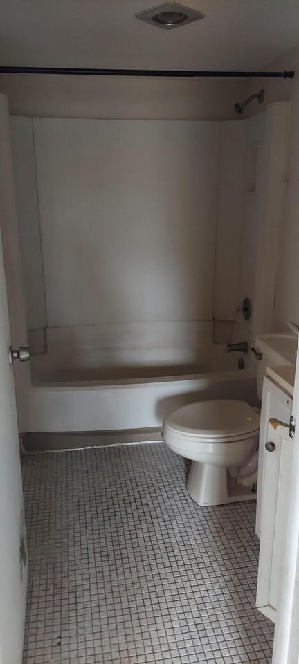 4221 Nw 19th St #296 - Photo 5 of 7