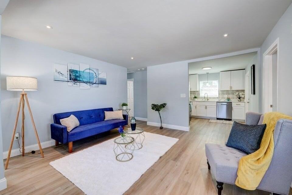 305 N 13th St - Photo 3 of 16