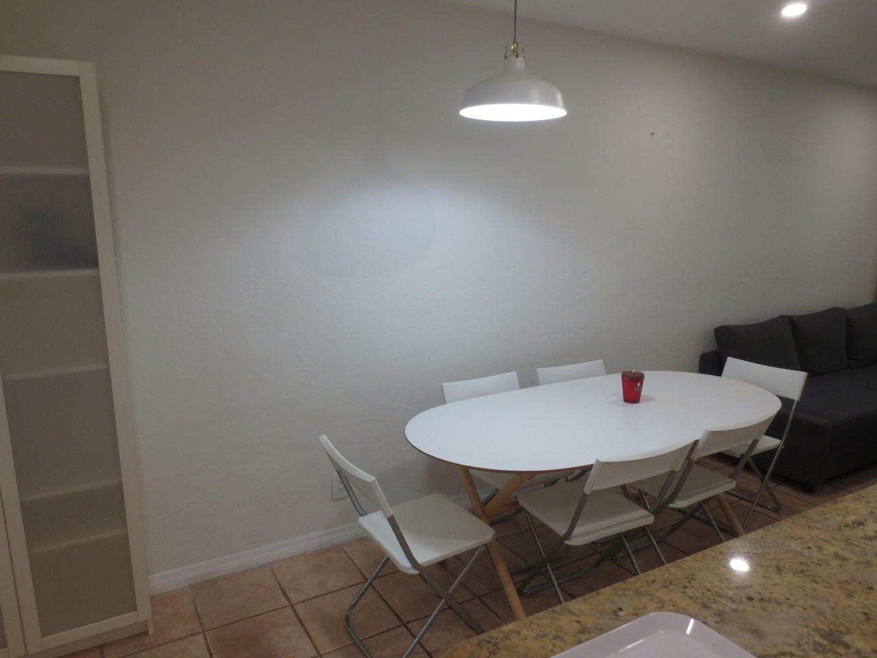 1609 Ne 4th Ct - Photo 3 of 15