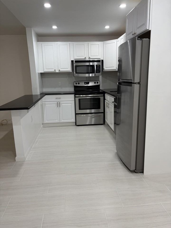 253 Newport P #253 - Photo 7 of 35