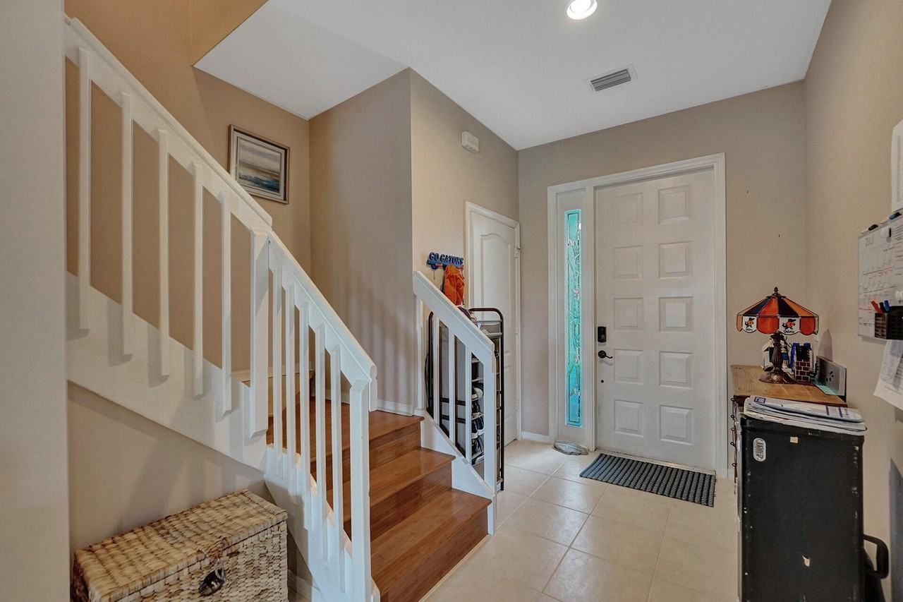 254 River Bluff Ln - Photo 3 of 33
