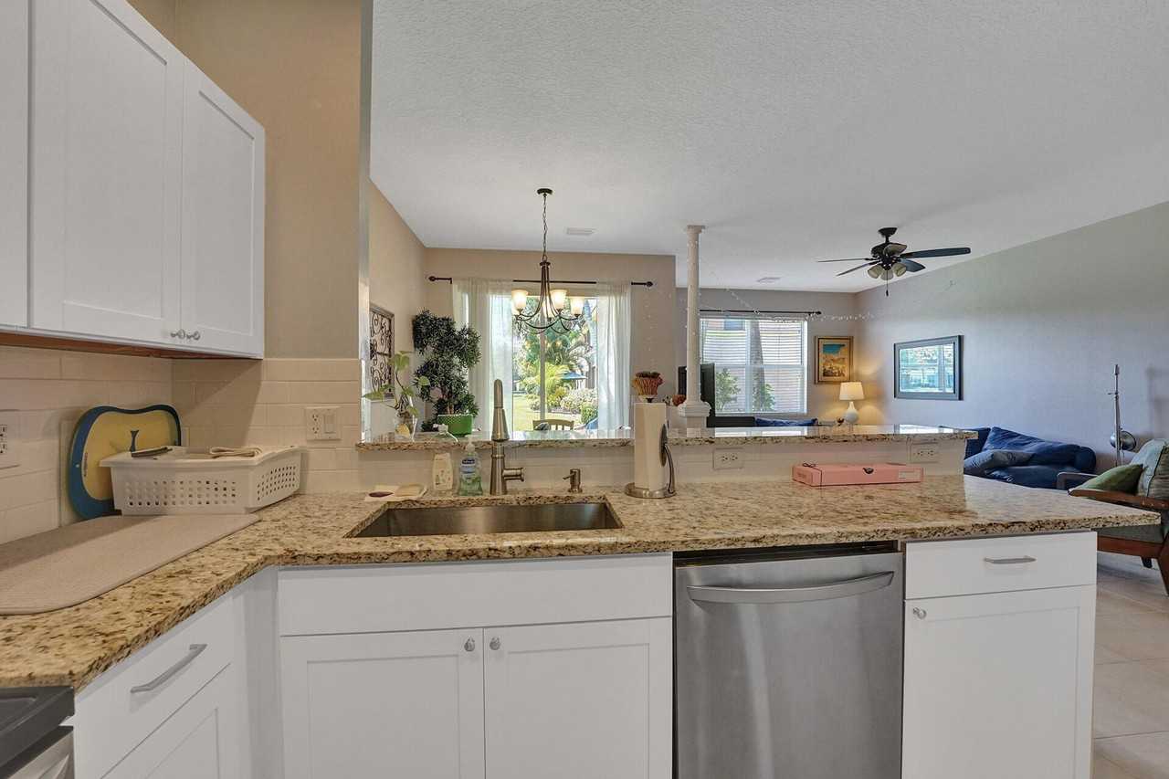 254 River Bluff Ln - Photo 7 of 33