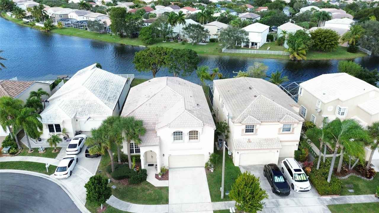 728 Nw 156th Ave - Photo 2 of 27