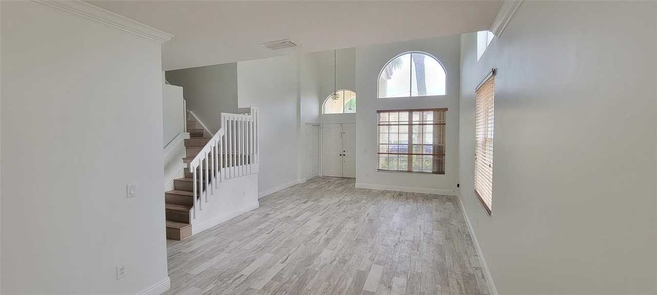 728 Nw 156th Ave - Photo 3 of 27