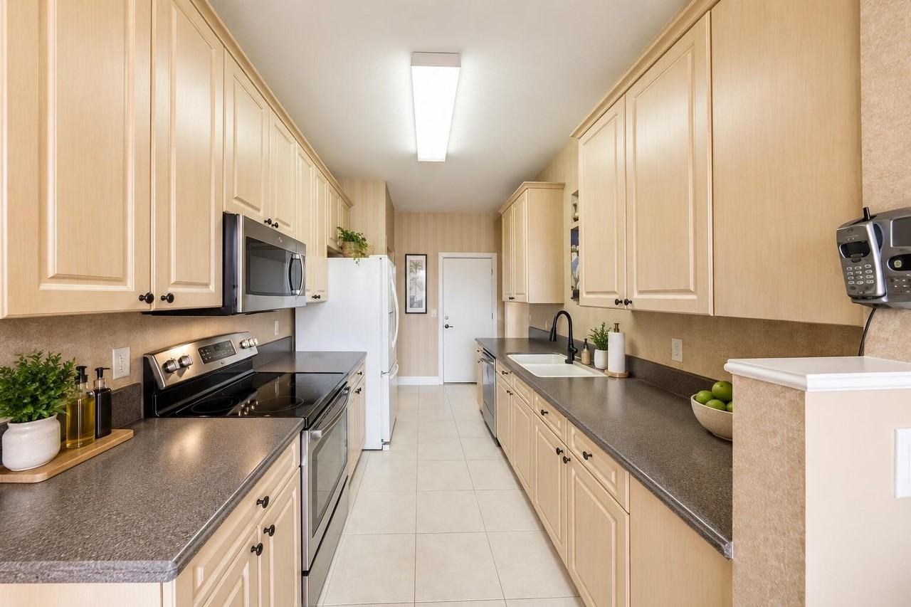 211 River Bluff Ln - Photo 6 of 10