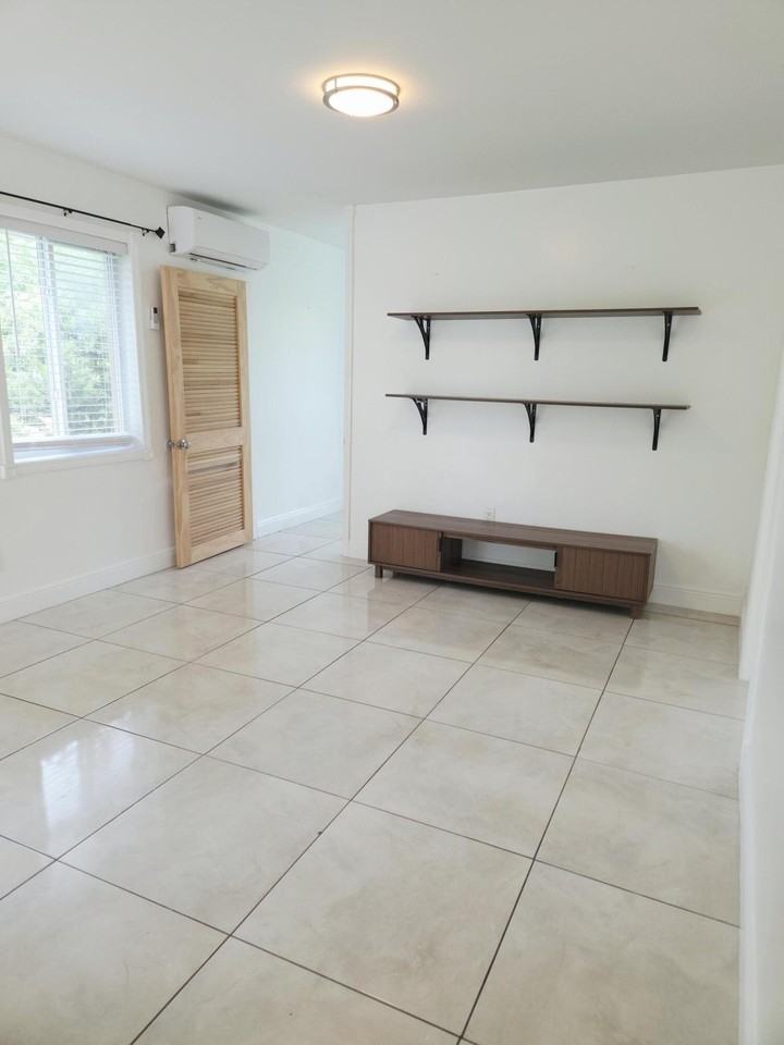 1839 Plunkett St #2 - Photo 4 of 19